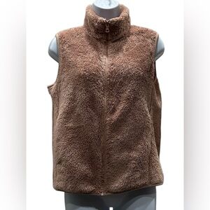 #417 Uniqlo Women's Fleece Vest - Brown